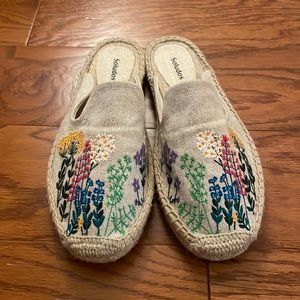 Soludos Wildflower Mules Like New 9